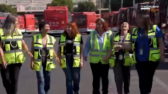 MOVILIDAD CON ROSTRO DE MUJER